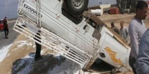 مصرع 3 أشخاص وإصابة 2 آخرين فى حادث انقلاب سيارة بكفر الشيخ