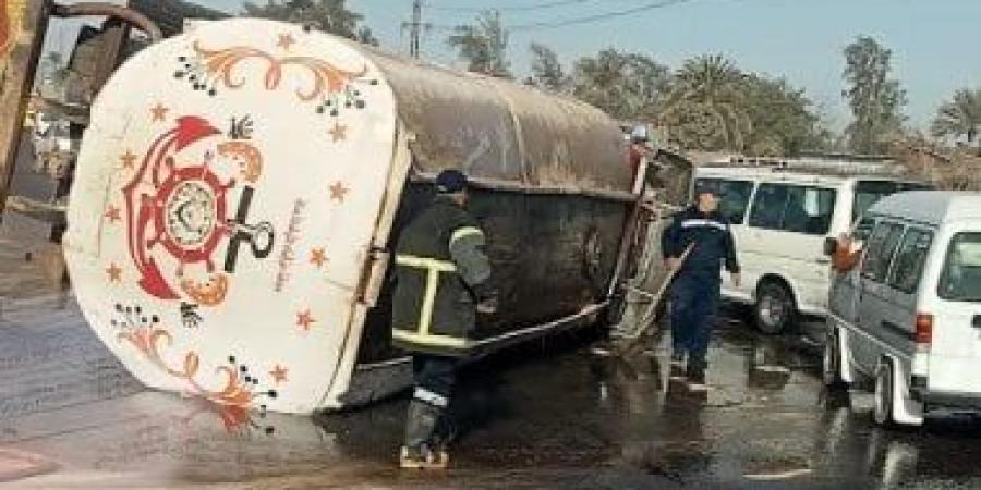 انقلاب سيارة محملة بمواد بترولية فى الشرقية دون إصابات